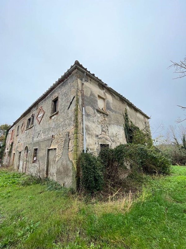 casa indipendente in vendita a Pomarance