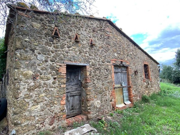 casa indipendente in vendita a Pomarance