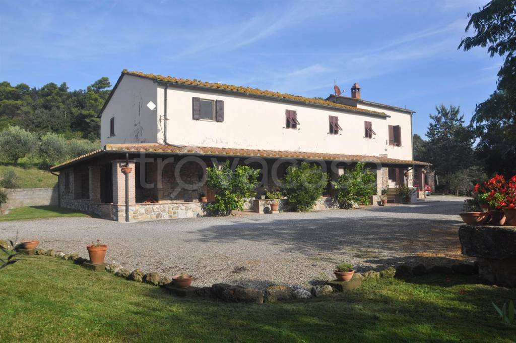 casa indipendente in vendita a Pomarance