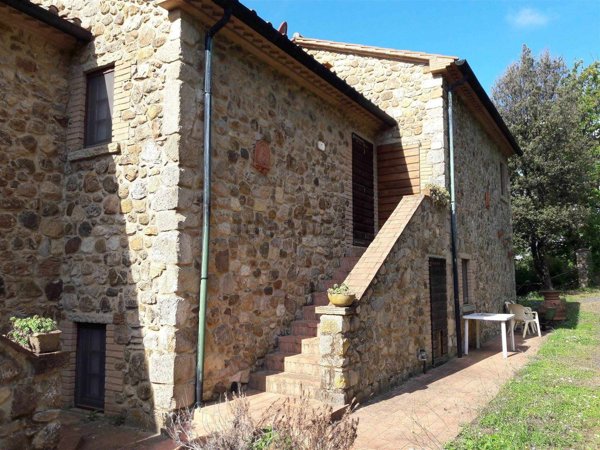 casa indipendente in vendita a Pomarance