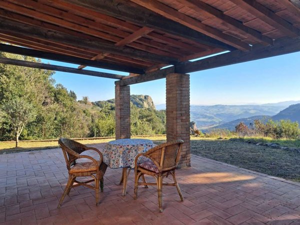 casa indipendente in vendita a Pomarance