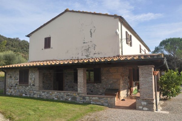 casale in vendita a Pomarance