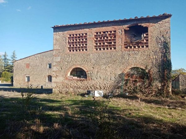 casa indipendente in vendita a Pomarance