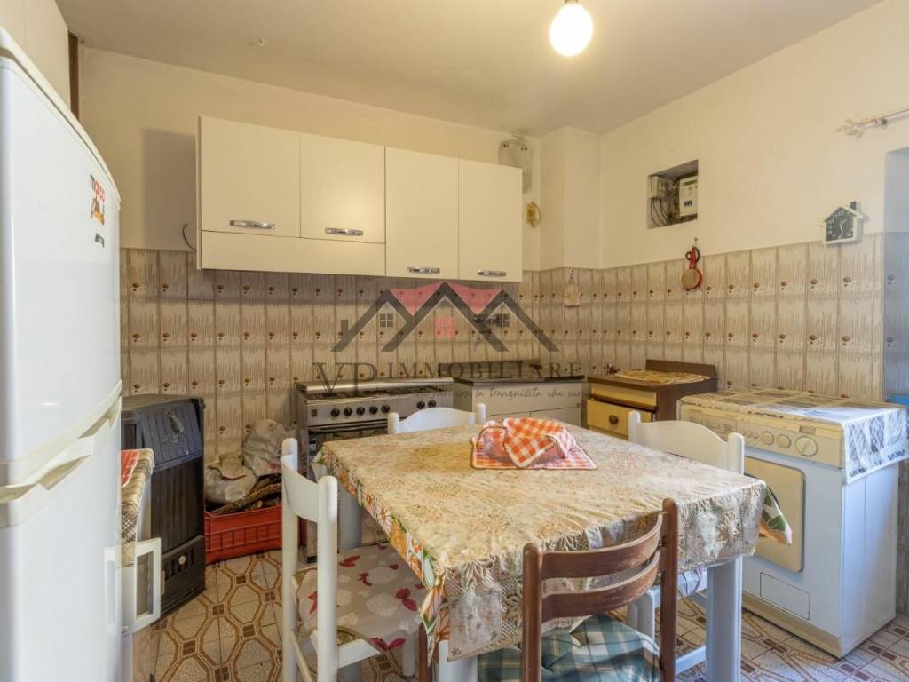 appartamento in vendita a Pomarance in zona Micciano