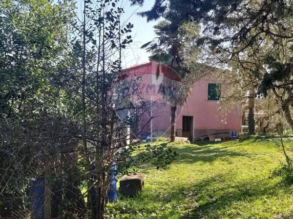 casale in vendita a Pomarance