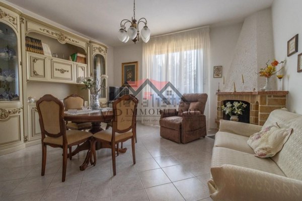 appartamento in vendita a Pomarance in zona Larderello
