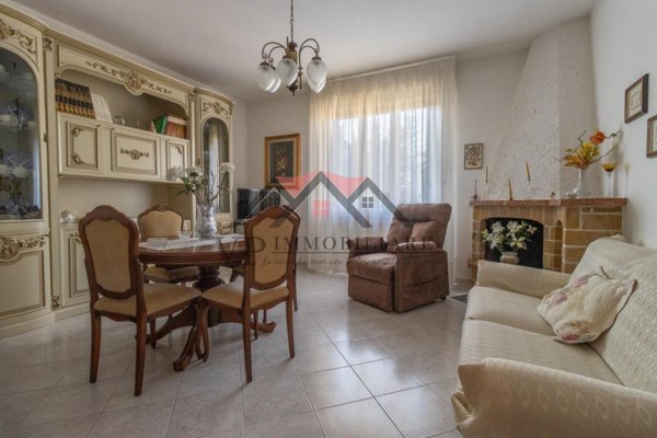 appartamento in vendita a Pomarance in zona Larderello