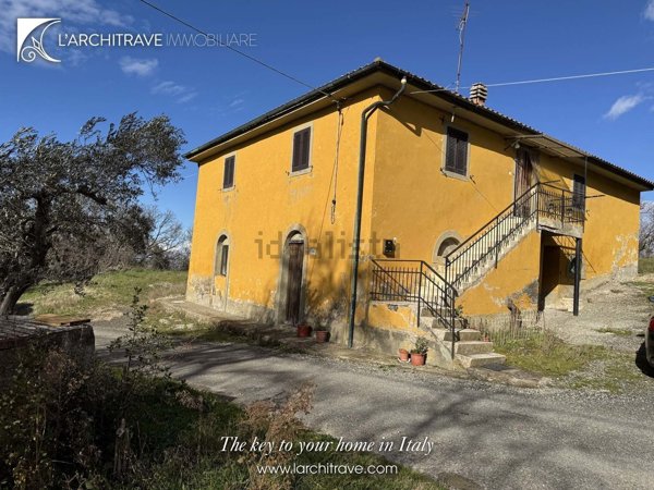 casa indipendente in vendita a Pomarance