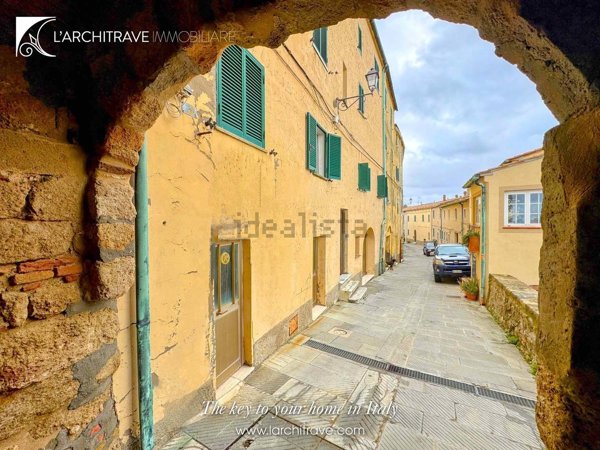 esavano in vendita a Pomarance in zona Serrazzano