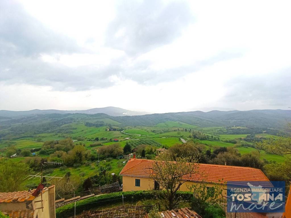 appartamento in vendita a Pomarance in zona Serrazzano