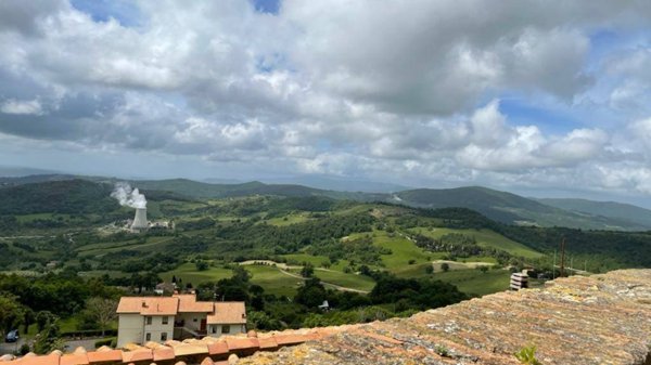 casa semindipendente in vendita a Pomarance in zona Larderello
