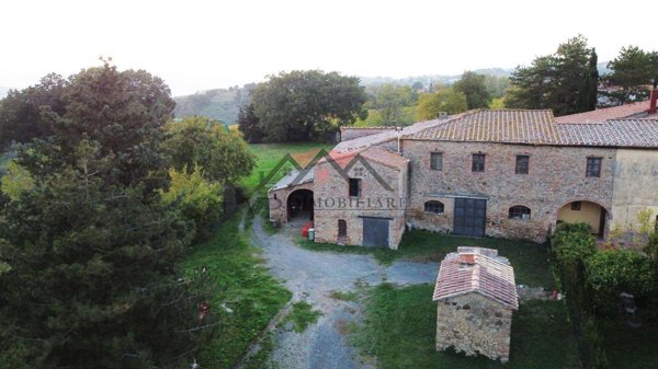 casa indipendente in vendita a Pomarance