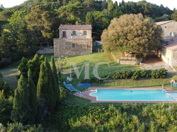 casa indipendente in vendita a Pomarance