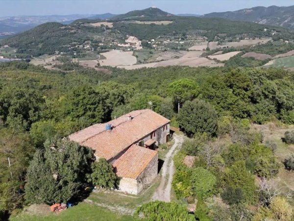 casa indipendente in vendita a Pomarance