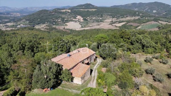 casa indipendente in vendita a Pomarance in zona Larderello