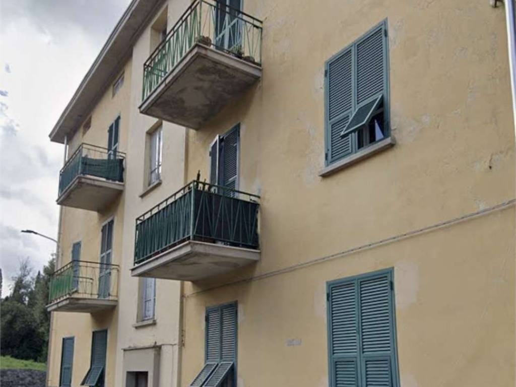 appartamento in vendita a Pomarance in zona Larderello