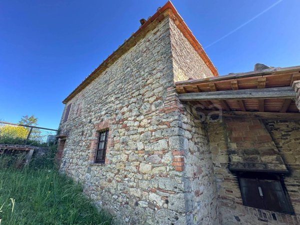 casa indipendente in vendita a Pomarance