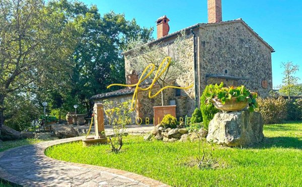casale in vendita a Pomarance