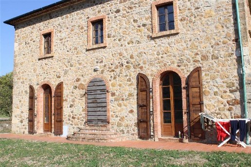 appartamento in vendita a Pomarance in zona Lustignano