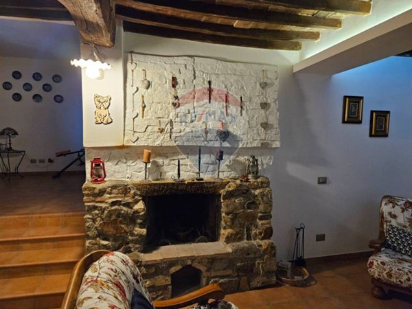 casa indipendente in vendita a Pomarance in zona Montecerboli