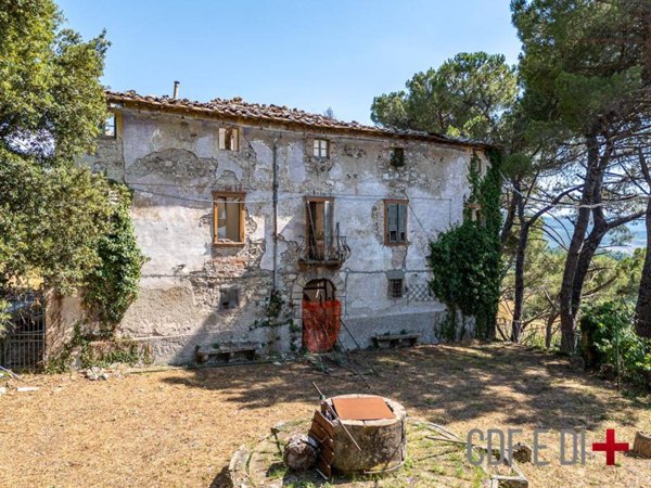 casa indipendente in vendita a Pomarance