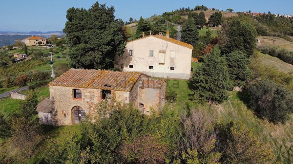 casale in vendita a Pomarance