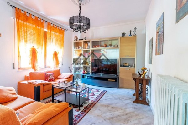 casa indipendente in vendita a Pomarance in zona Larderello