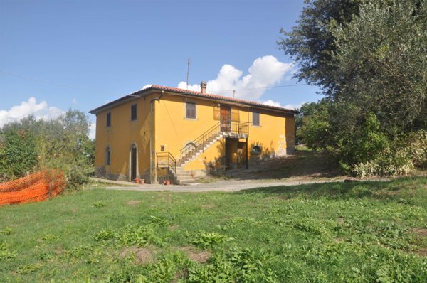 casa indipendente in vendita a Pomarance