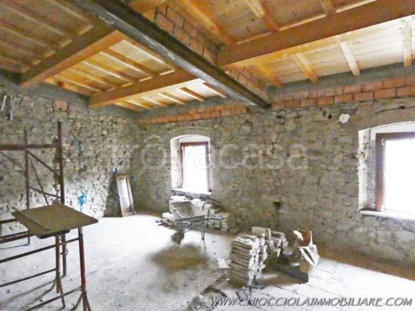 casa indipendente in vendita a Pomarance