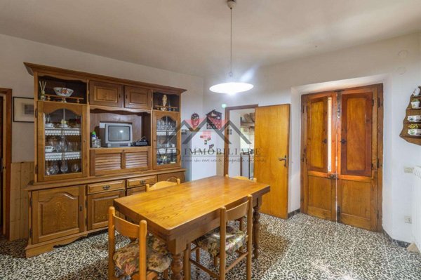 intera palazzina in vendita a Pomarance in zona San Dalmazio