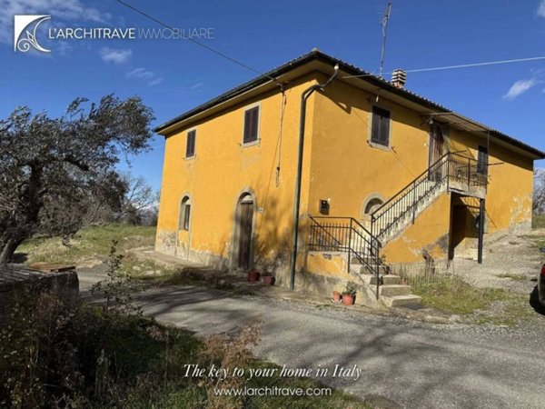 casa indipendente in vendita a Pomarance
