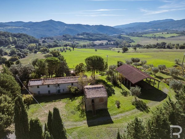 casale in vendita a Pomarance