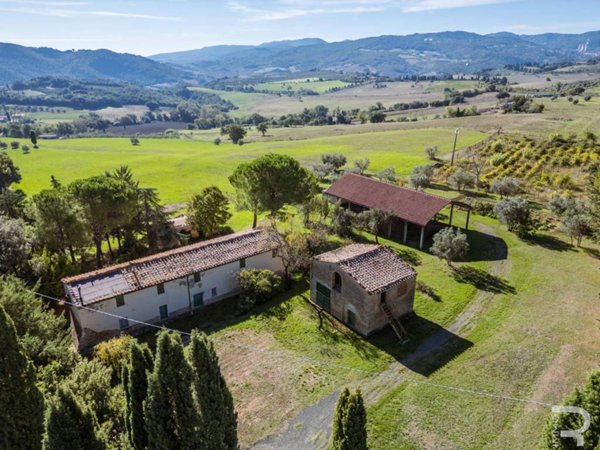 casale in vendita a Pomarance