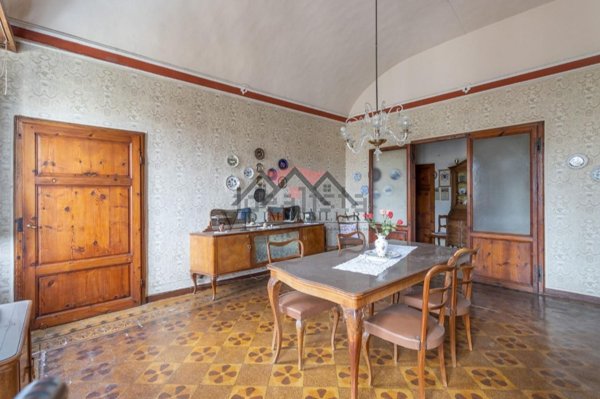intera palazzina in vendita a Pomarance