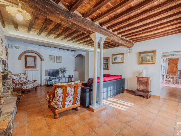 casa indipendente in vendita a Pomarance in zona Montecerboli