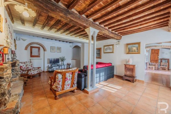 casa indipendente in vendita a Pomarance in zona Montecerboli