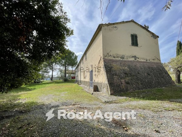 casale in vendita a Pomarance