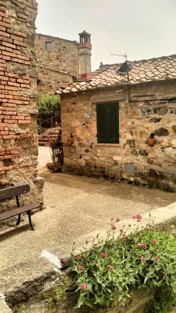 appartamento in vendita a Pomarance in zona Montecerboli