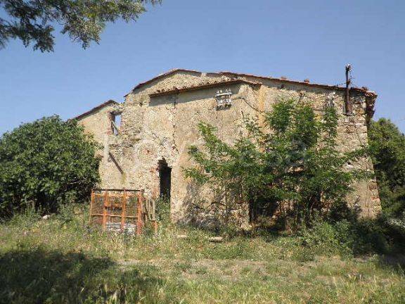 casale in vendita a Pomarance in zona Serrazzano