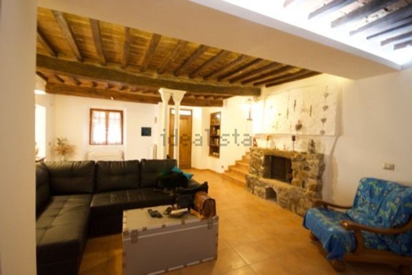 appartamento in vendita a Pomarance in zona Serrazzano