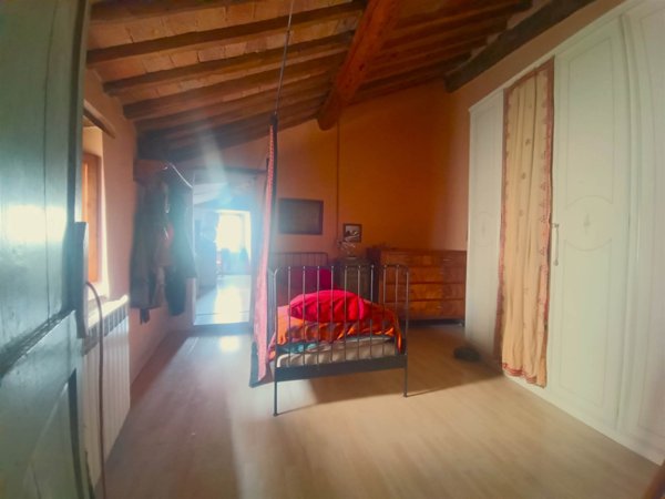 appartamento in vendita a Pomarance in zona Serrazzano