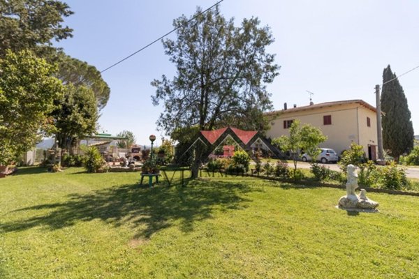 casa indipendente in vendita a Pomarance