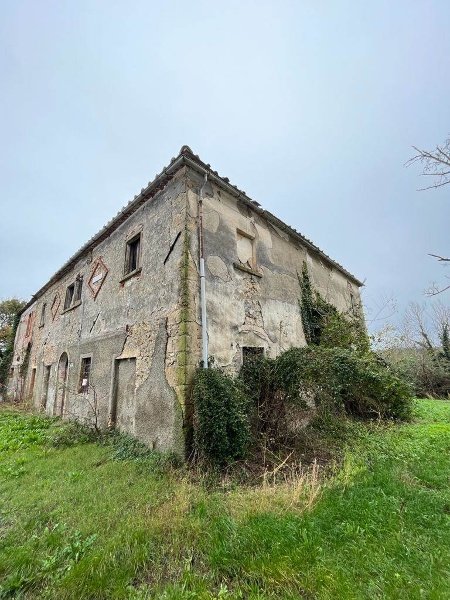 casale in vendita a Pomarance