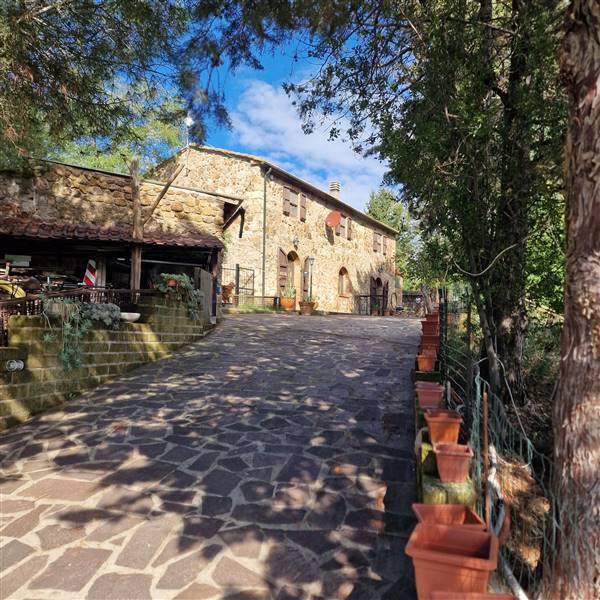 casa indipendente in vendita a Pomarance in zona Larderello