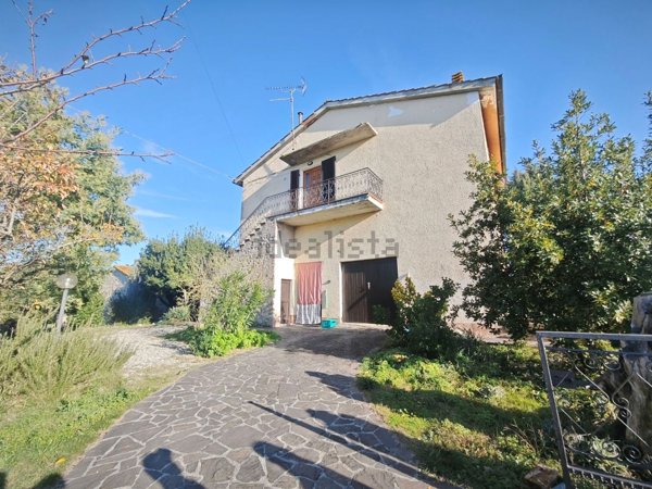 casale in vendita a Pomarance in zona Libbiano