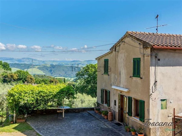 casa indipendente in vendita a Pomarance