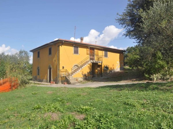 casa indipendente in vendita a Pomarance