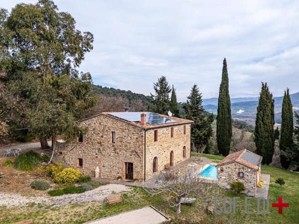 casa indipendente in vendita a Pomarance in zona Lustignano