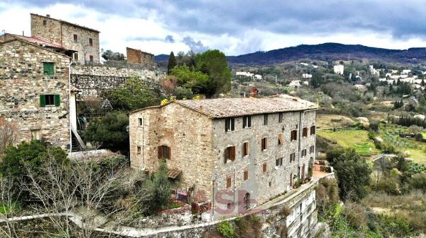 casa indipendente in vendita a Pomarance in zona Montecerboli