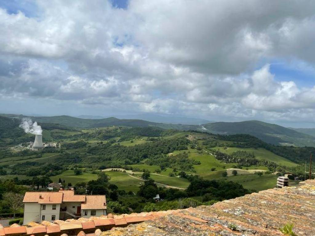 appartamento in vendita a Pomarance in zona Larderello